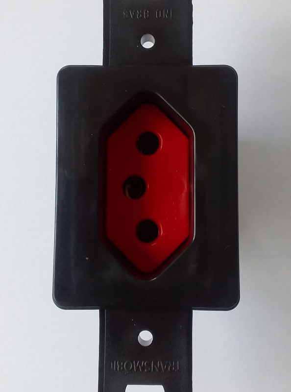 TOMADA COND QUAD 2P+T S/PL 20A S/HAST VM